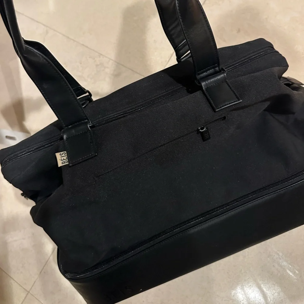 BEIS Weekender Bag - Picture 2 of 4